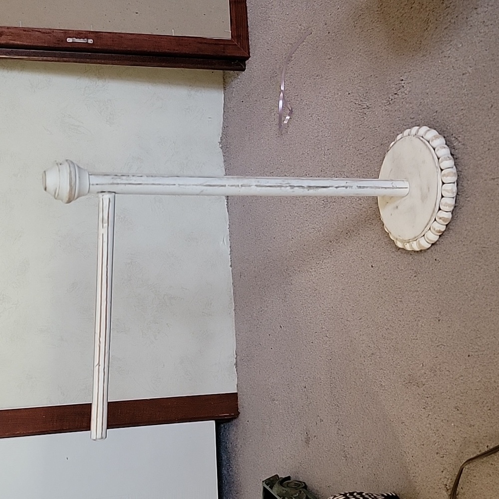 Towel holder